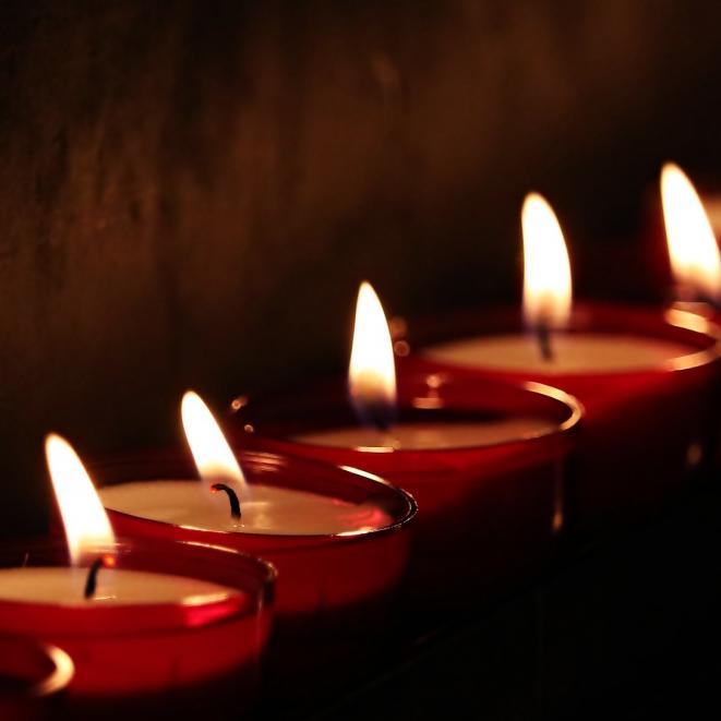 tea-lights-2223898_1920.jpg
