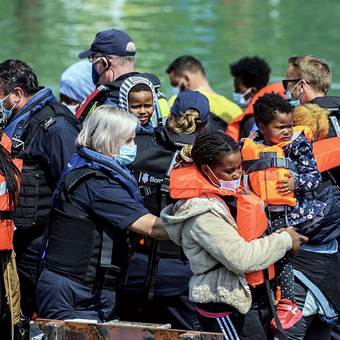 Llun 3 Ceiswyr Lloches Dwfr.jpg