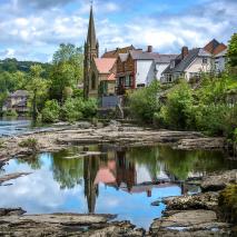 1599px-Llangollen_Church.jpg