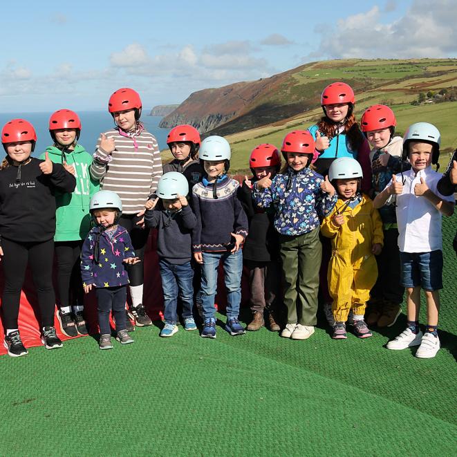 LLun 2 Sul Sbes 7 cynrychiolaeth Ysgolion Sul ieuengaf y Sul Spesial wrth y gweithgareddau 2025.jpg  -  papur  Bro.jpg