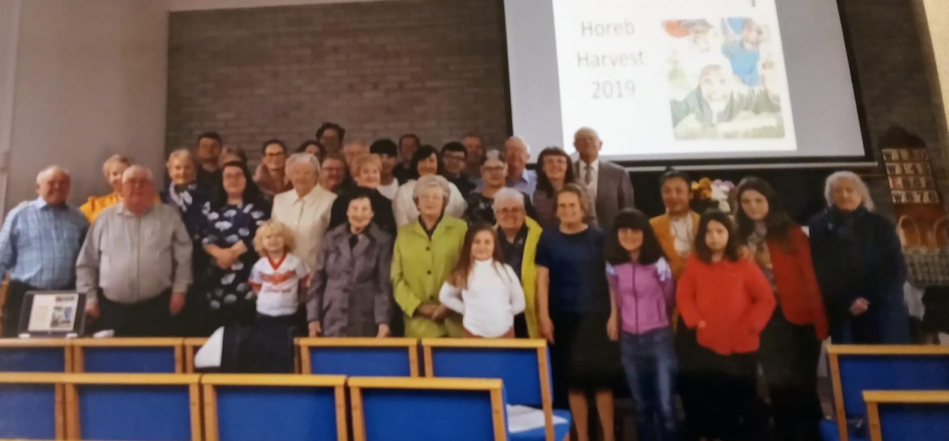 465 Horeb Penydarren cynulleidfa.jpg