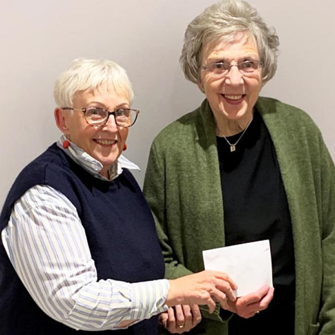 LLun 4 Darllen 2 copy.jpg