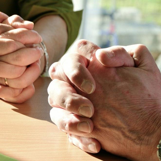 hands-2168901_1280.jpg
