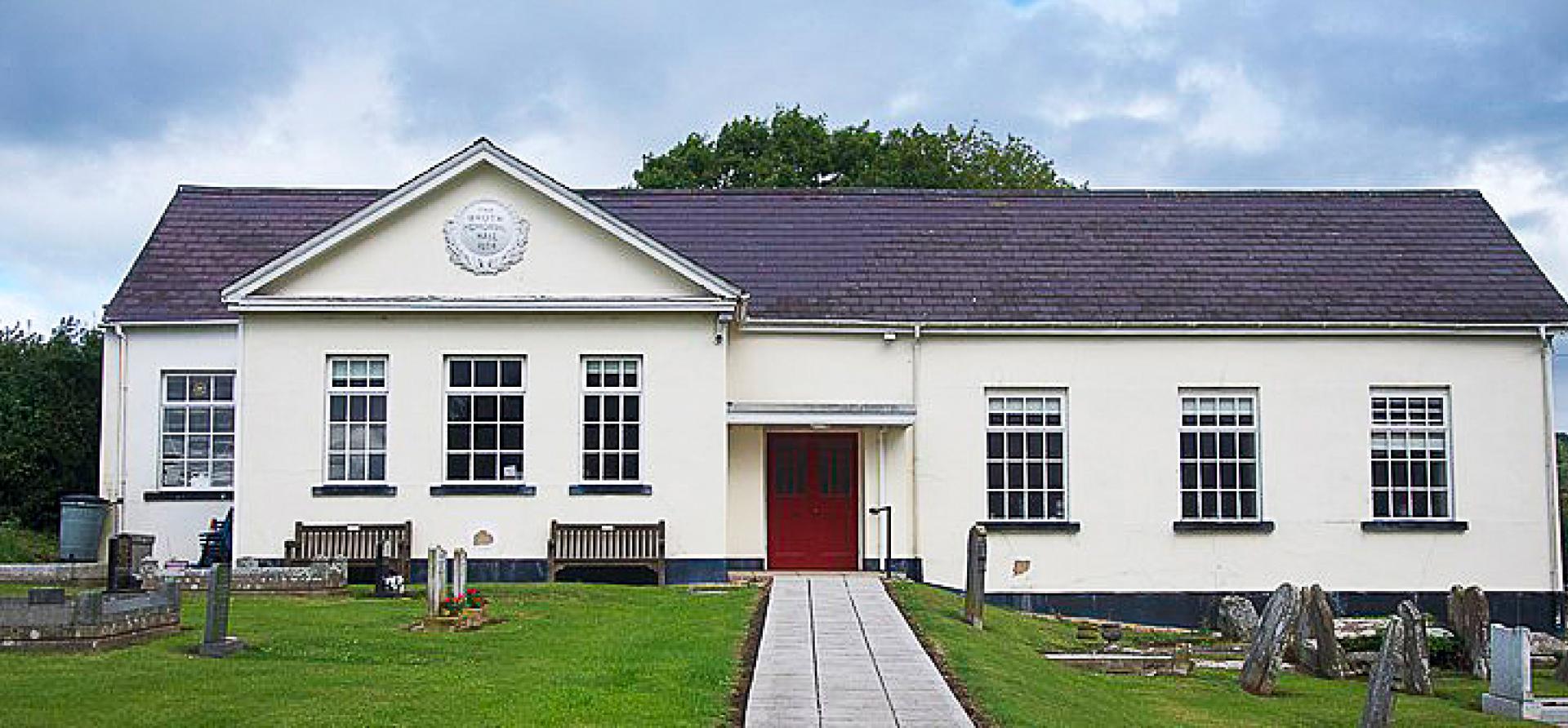 Llun 9 Capel Llanfaches Wroth_Memorial_Hall_Llanvaches-2.jpg