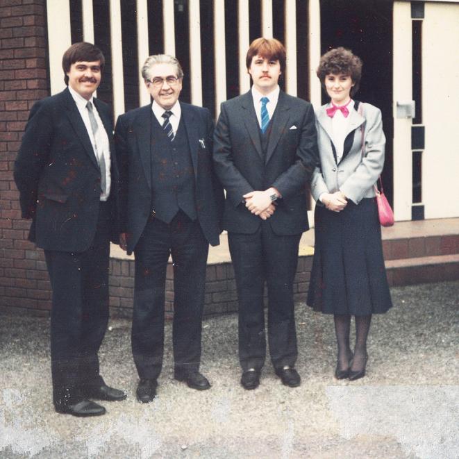 Llun 12 Diwrnod ordeinio Alun Tudur Ebeneser Wrecsam 13 09 1986.jpeg