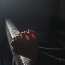 prayer-g8323a2eff_1920.jpg