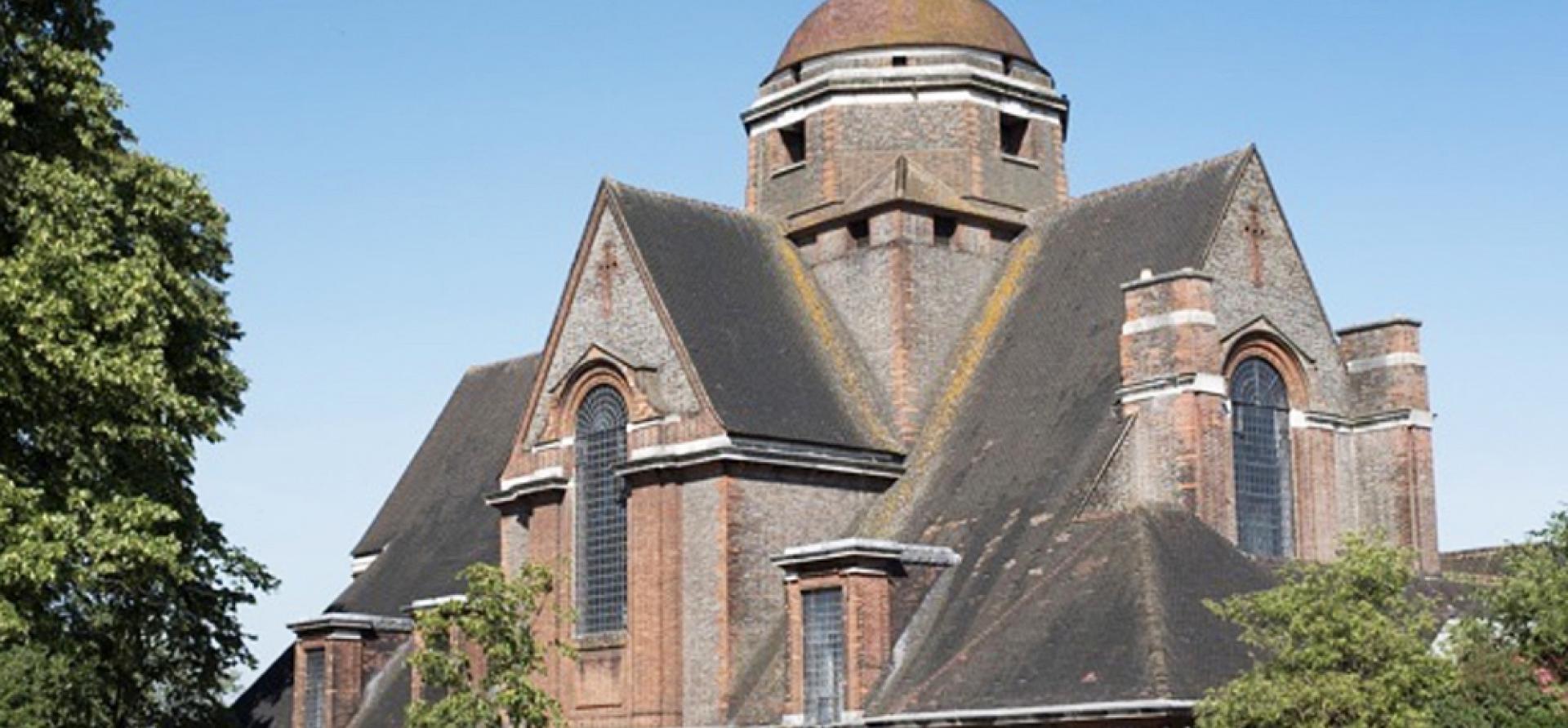 Hampstead Garden Aled Jones.jpg